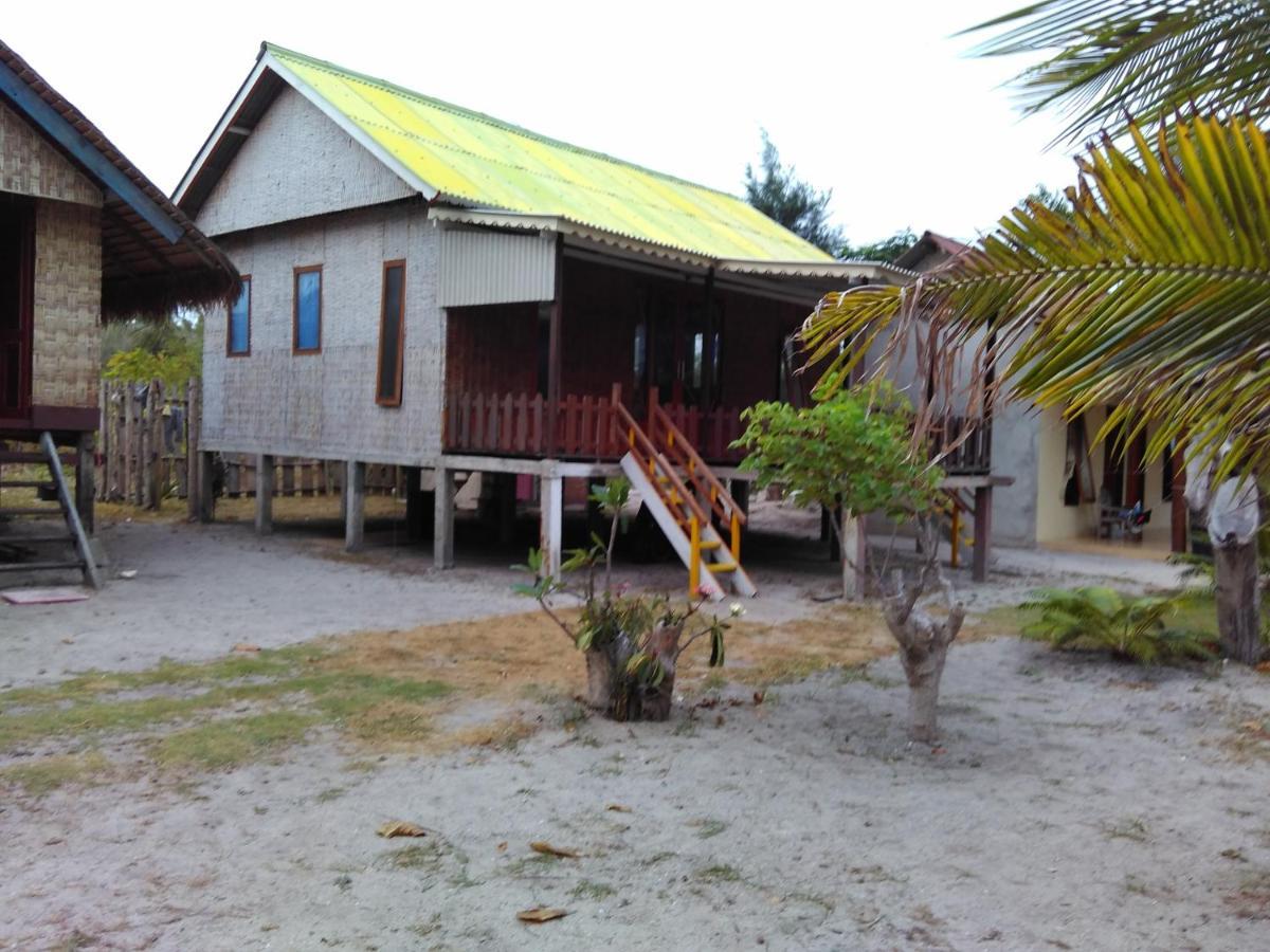 Asari Timo Cottage Karimunjawa Exteriör bild